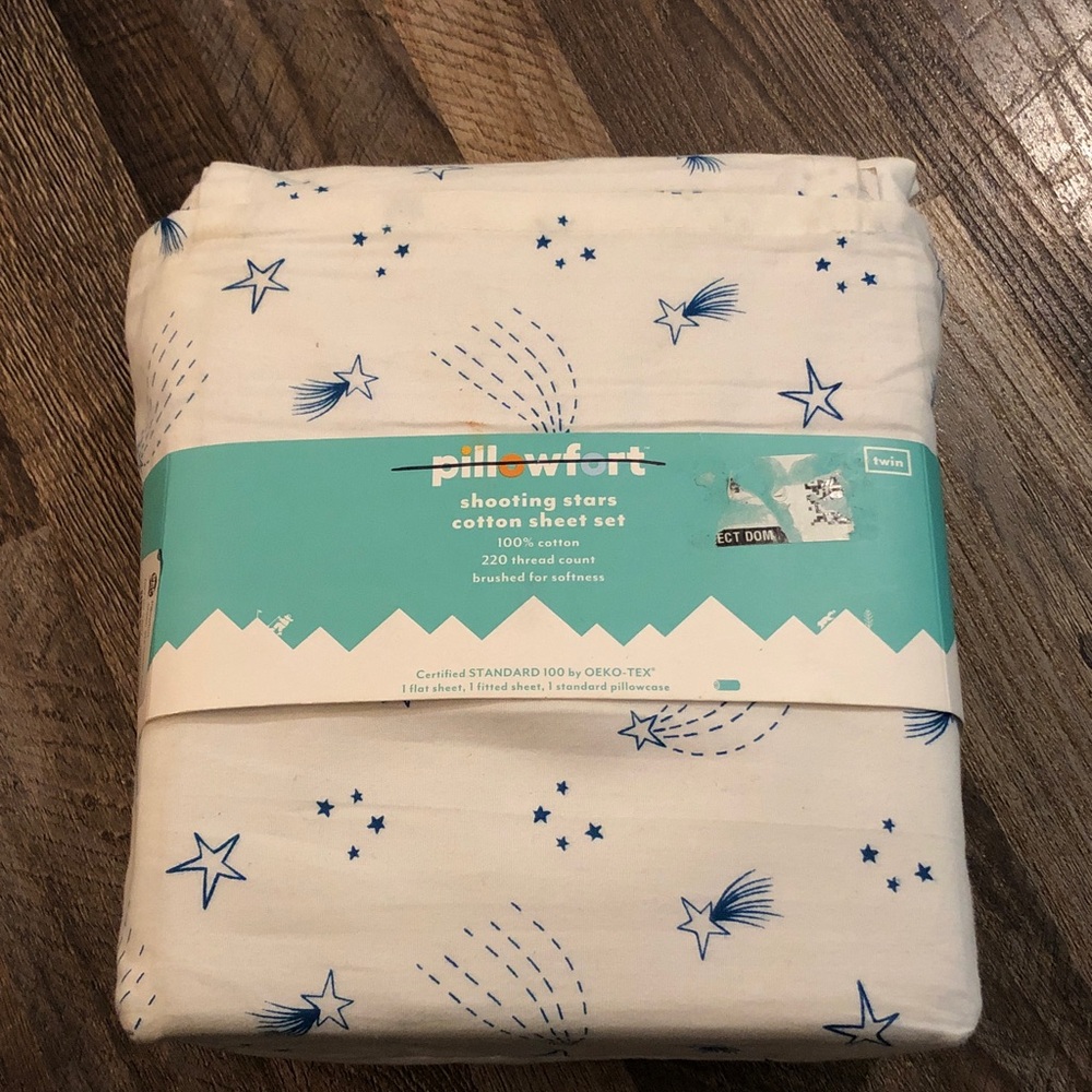 Pillowfort Shooting Stars Sheet Set - White and Blue